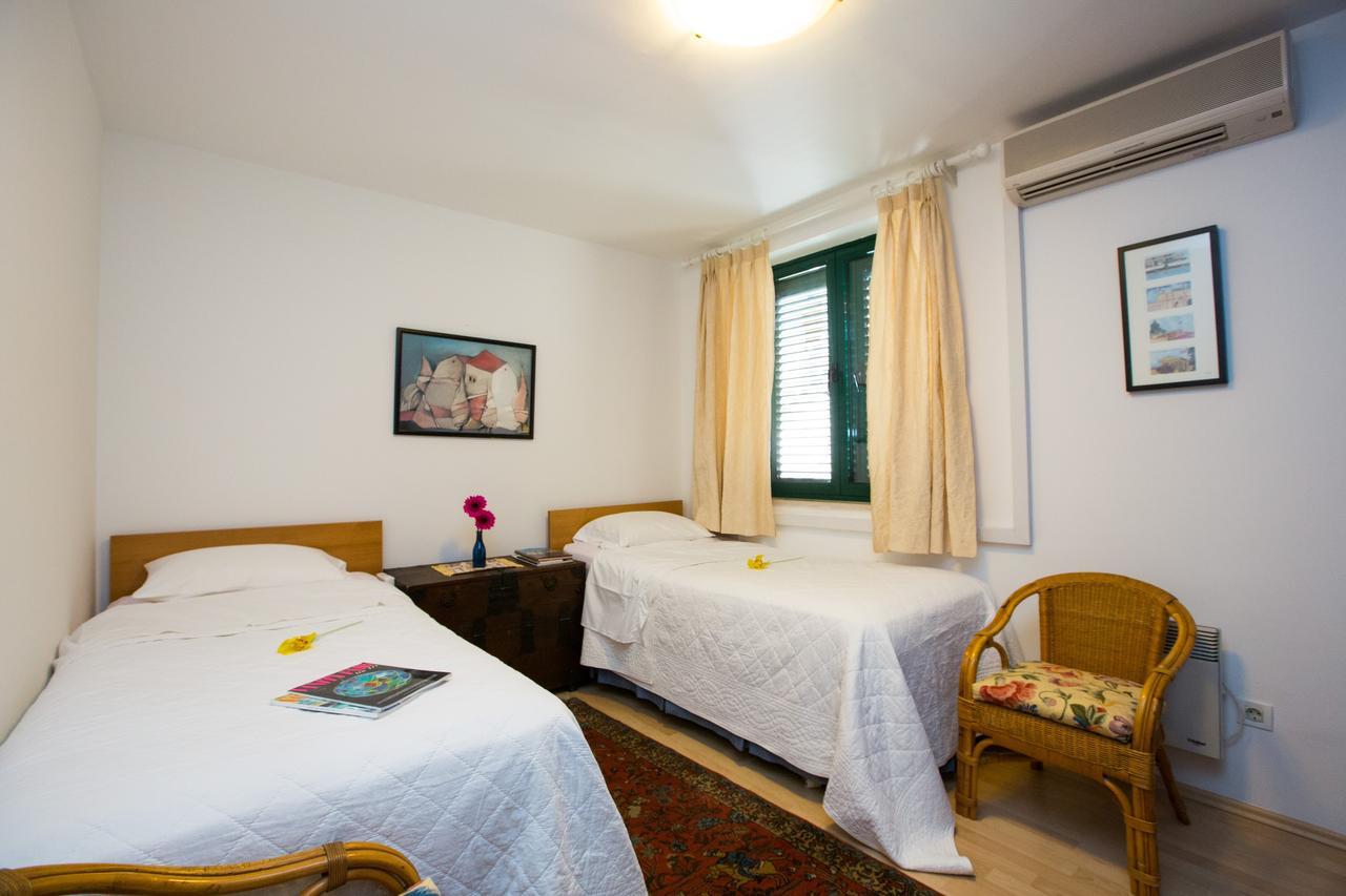 Ambassador Suite دوبروفينك المظهر الخارجي الصورة