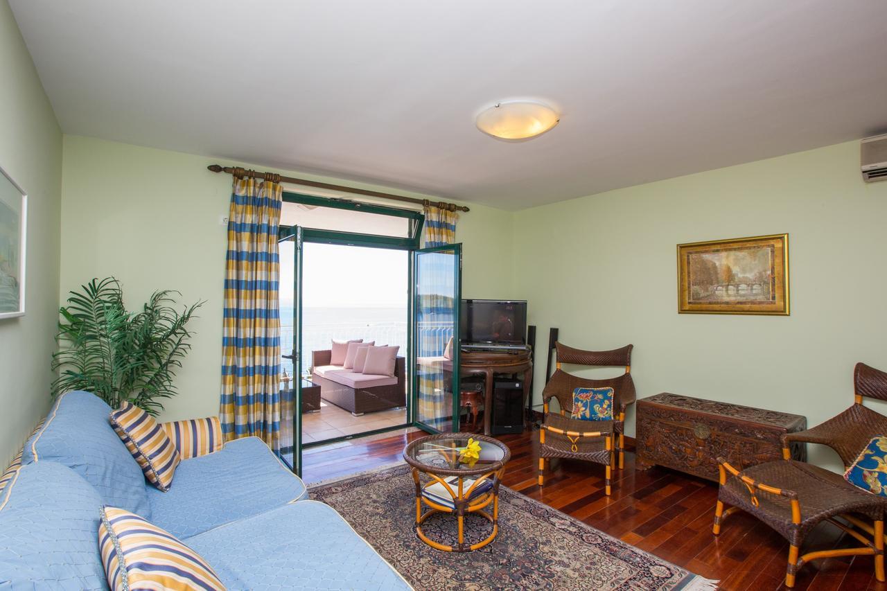 Ambassador Suite دوبروفينك المظهر الخارجي الصورة